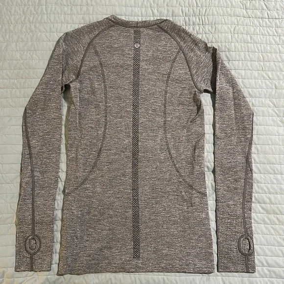 Lululemon Swiftly tech sparkle gray long sleeve crew like new - Picture 7 of 10